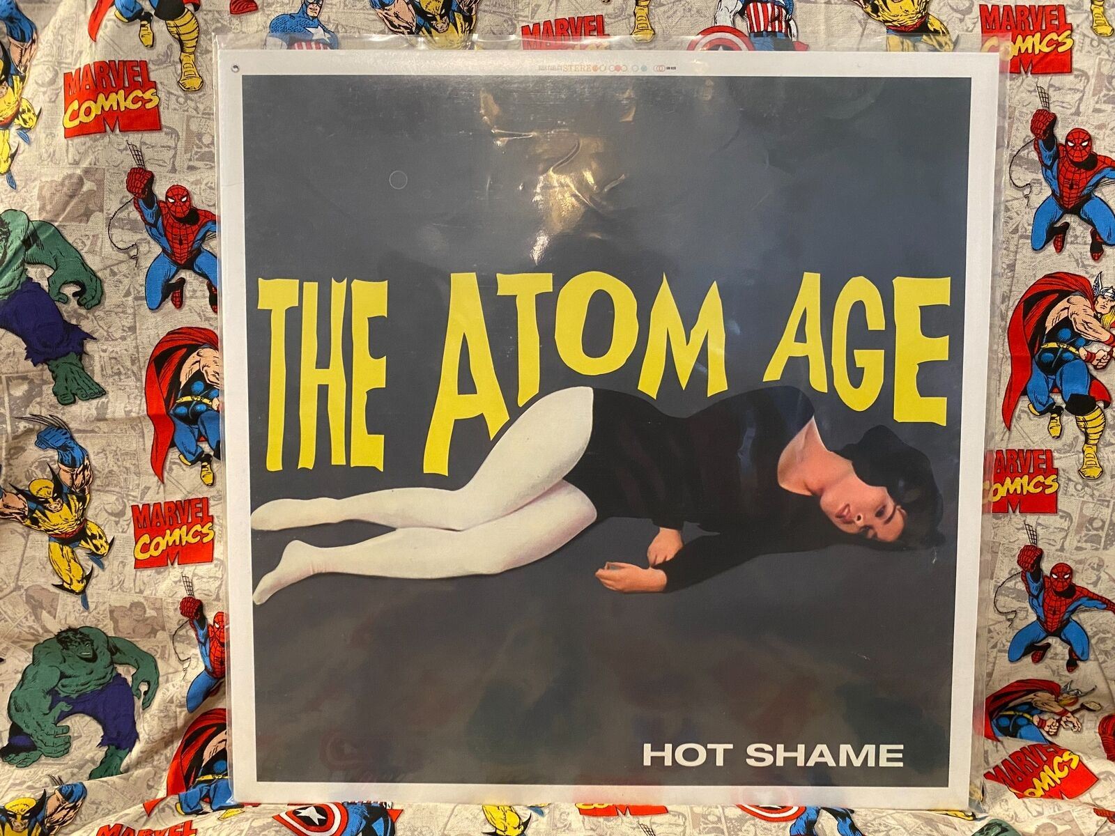 The Atom Age "Hot Shame" VG/NM Estate Sale Record Vinyl Music Rock