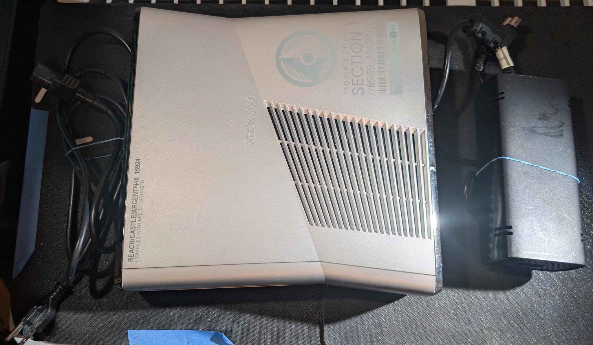 Microsoft Xbox 360 S 250GB Console Gaming System Halo: Reach Special Ed. (v055)